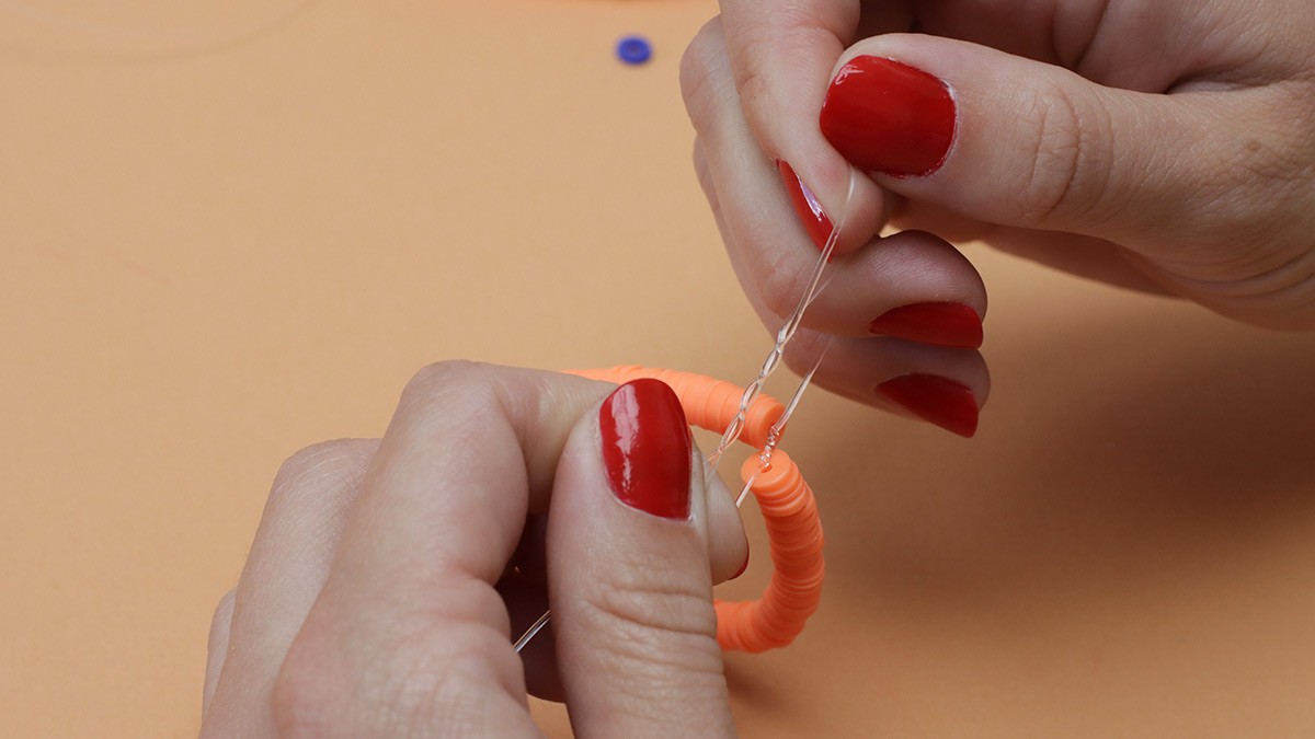 Elastic bracelets round heishi model Fruit Salad : Step 5