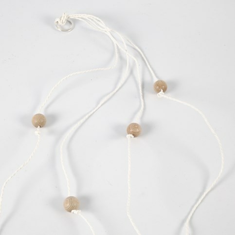DIY decoration - hanging shelf with wooden beads : Step 2