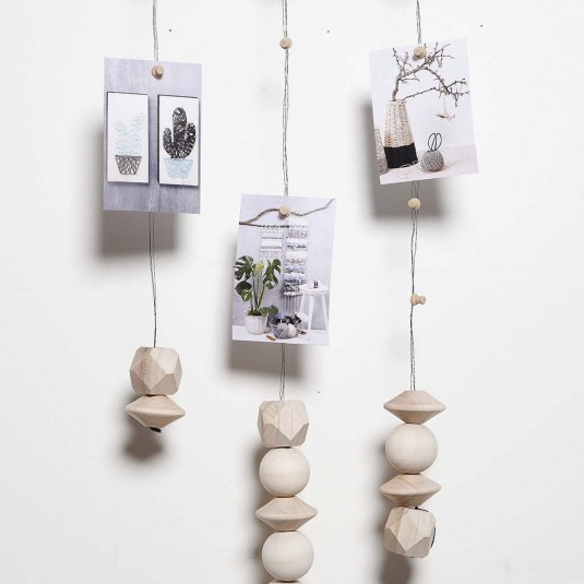 Schema DIY Scandinavian deco - Make a suspension for photos with wooden beads Schema DIY Scandinavian deco - Make a suspension for photos with wooden beads