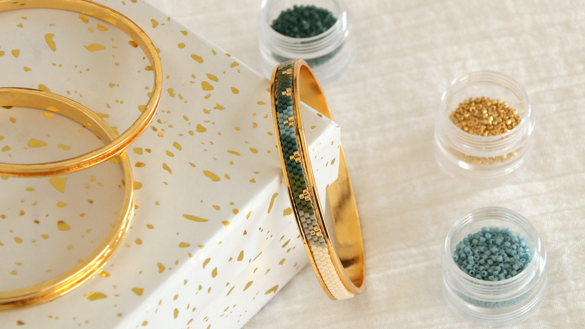 Schema  Gold Miyuki Necklace in Odd Peyote