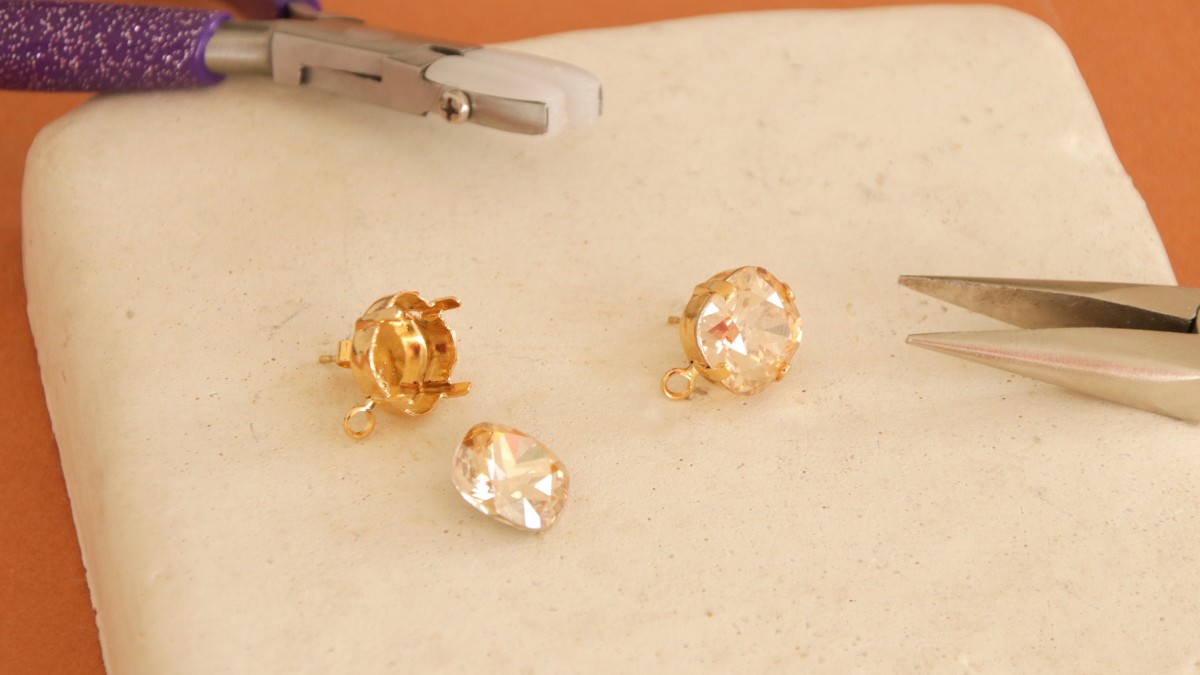 PureCrystal pendant earrings : Step 1