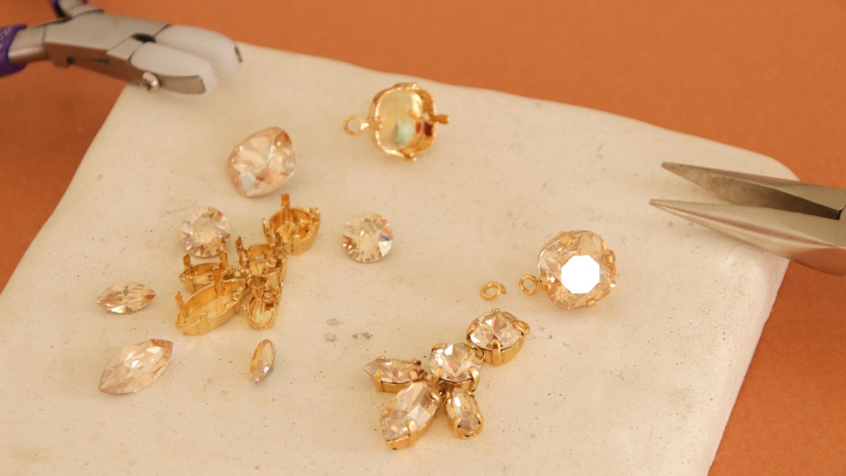 PureCrystal pendant earrings : Step 2