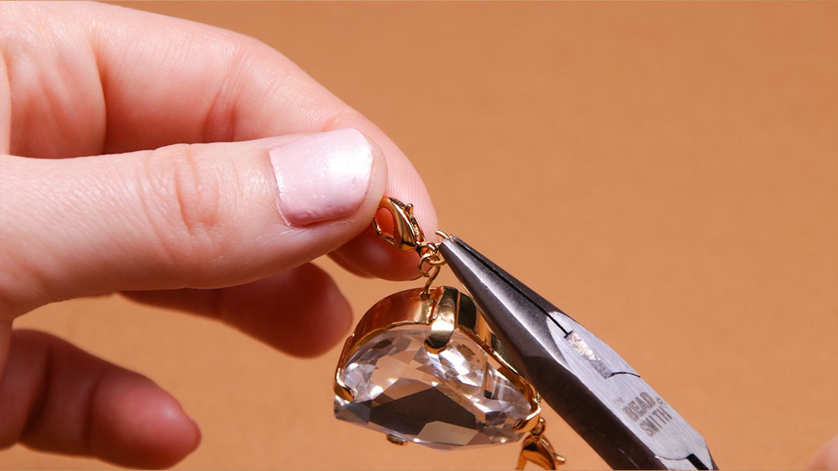 DIY dog collar : Leather cord and crystals : Step 10 DIY dog collar : Leather cord and crystals : Step 10