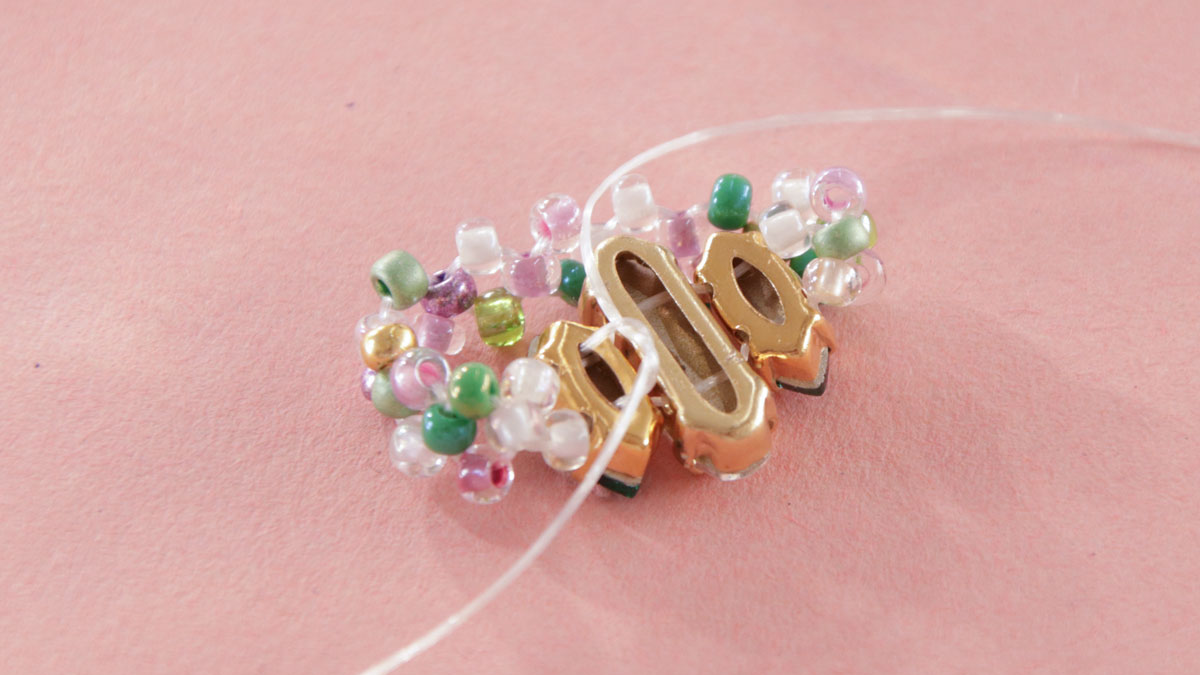 Elastic crystal ring with seed beads : Step 6