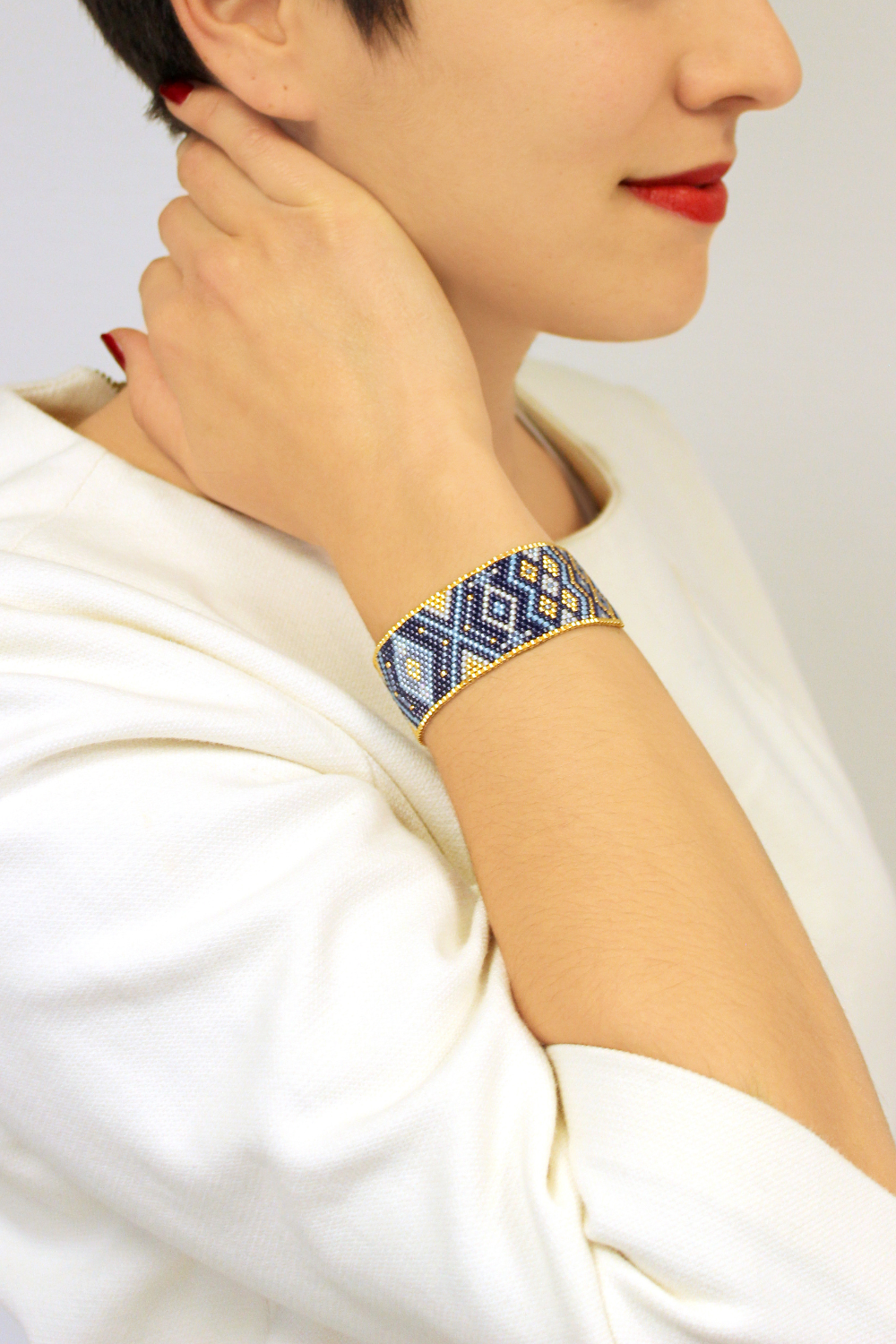Schema Weaving grid Miyuki Cuff in Odd Peyote Schema Weaving grid Miyuki Cuff in Odd Peyote