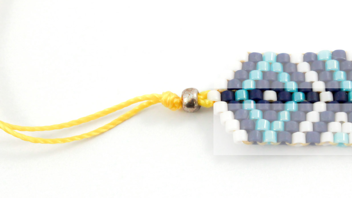 3 Brick Stitch and macramé Miyuki bracelets : Step 3