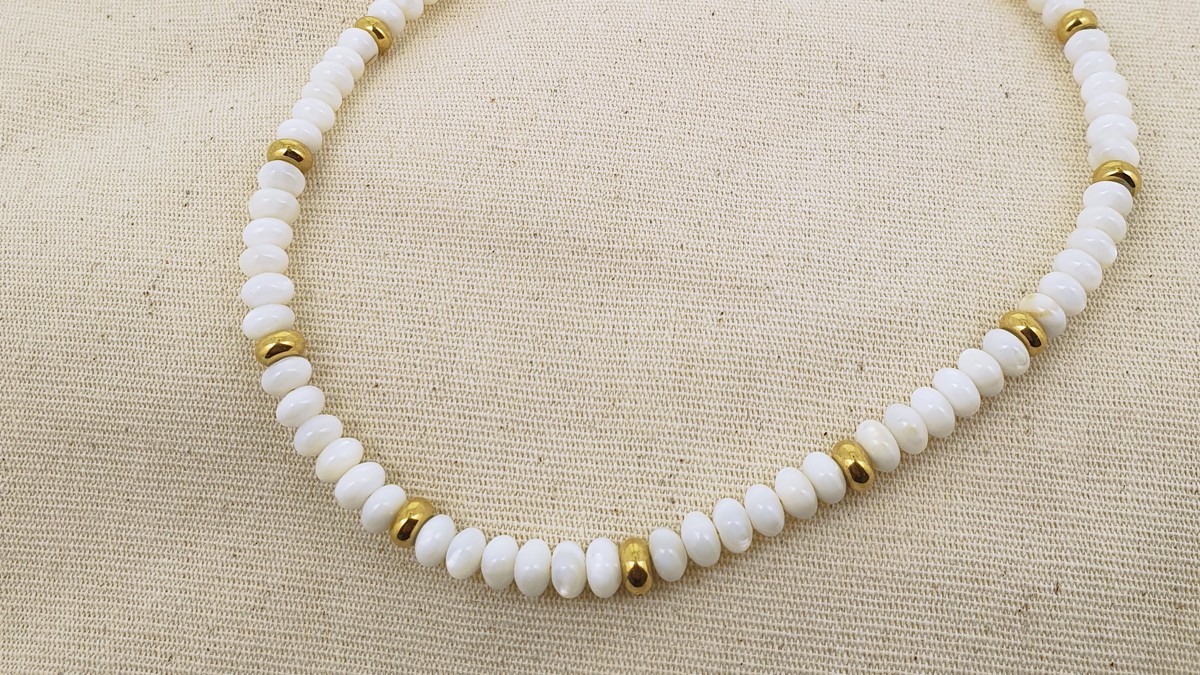 Stainless steel necklace with small flowers in Amazonite : Step 2 Stainless steel necklace with small flowers in Amazonite : Step 2