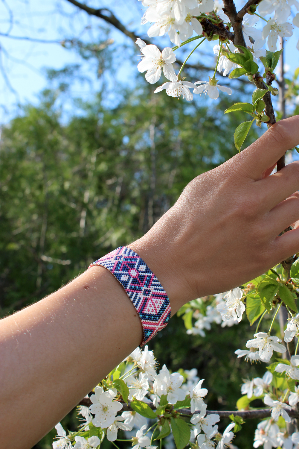 Schema  Weaving grid Miyuki bracelet dark blue and pink in Peyote Impair