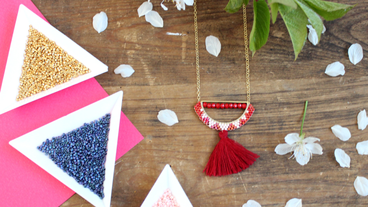 Schema  Miyuki half moon necklace brick stitch technique