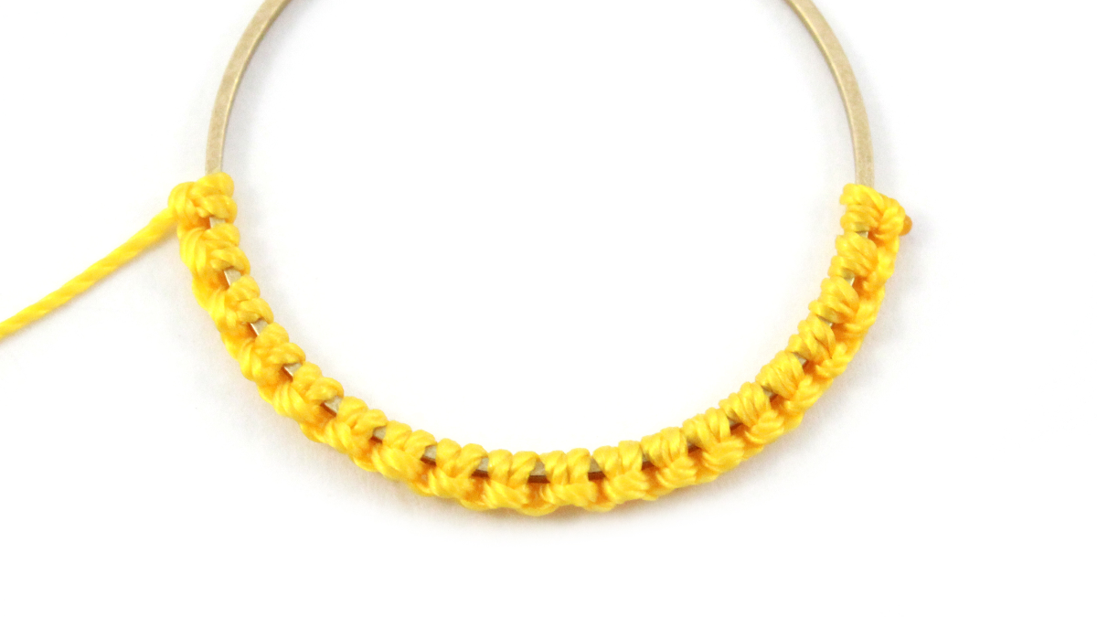 Earrings mix macramé and miyuki : Step 4 Earrings mix macramé and miyuki : Step 4