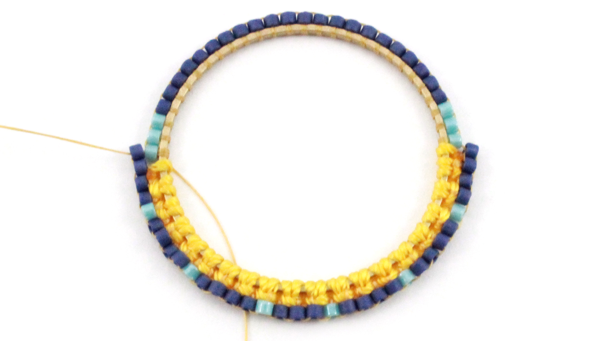 Earrings mix macramé and miyuki : Step 6 Earrings mix macramé and miyuki : Step 6