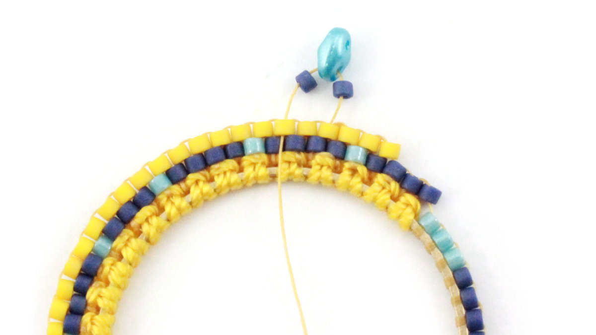 Earrings mix macramé and miyuki : Step 9 Earrings mix macramé and miyuki : Step 9