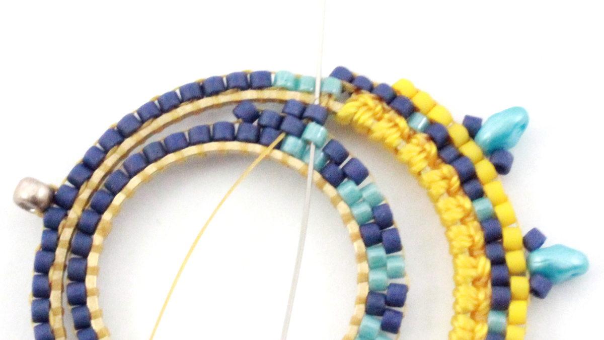 Earrings mix macramé and miyuki : Step 14 Earrings mix macramé and miyuki : Step 14