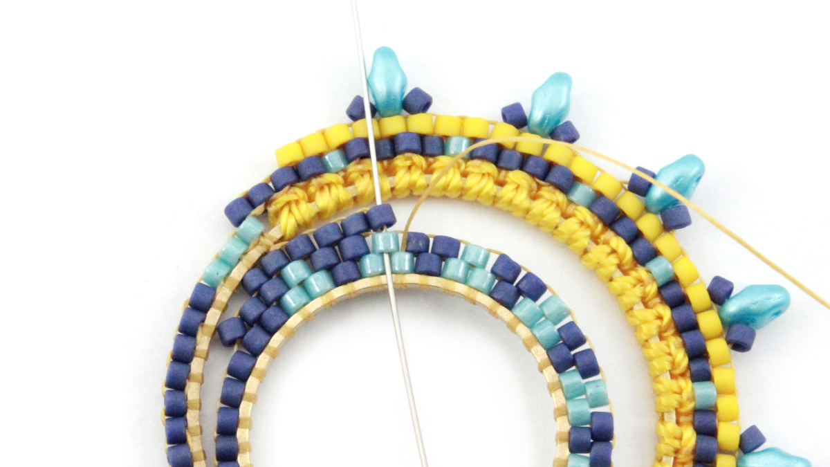 Earrings mix macramé and miyuki : Step 15 Earrings mix macramé and miyuki : Step 15