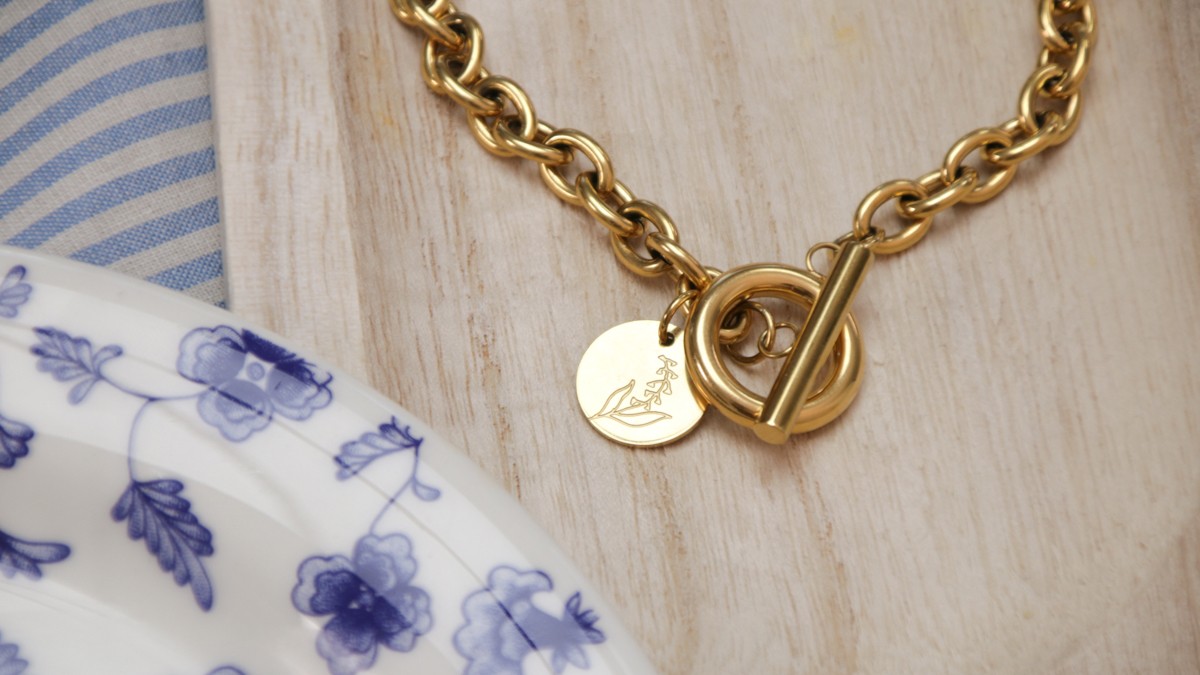 Schema Gold-plated stainless steel bracelet with T-clasp Schema Gold-plated stainless steel bracelet with T-clasp