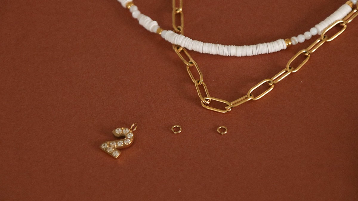 Summer ankle bracelet in stainless steel and mini Heishi beads : Step 5