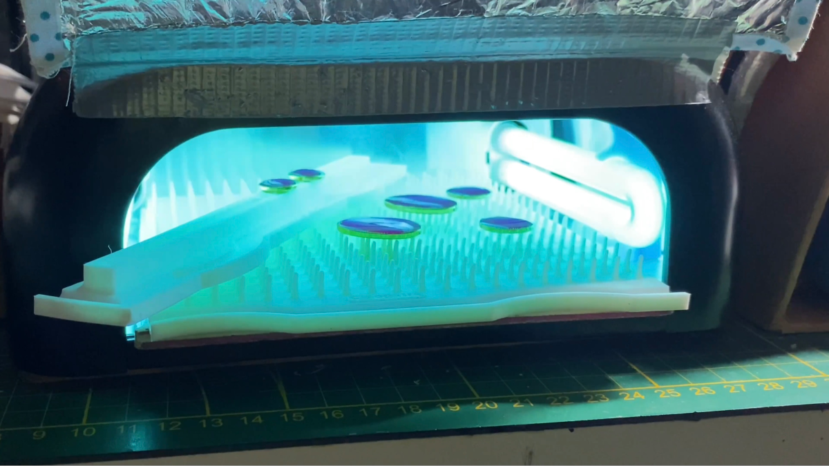 Polymer clay, ink and UV resin pendant earrings : Step 10 Polymer clay, ink and UV resin pendant earrings : Step 10