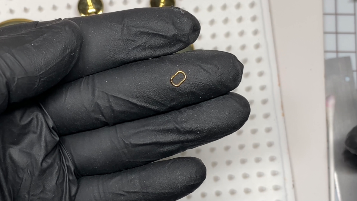 Polymer clay, ink and UV resin pendant earrings : Step 13 Polymer clay, ink and UV resin pendant earrings : Step 13