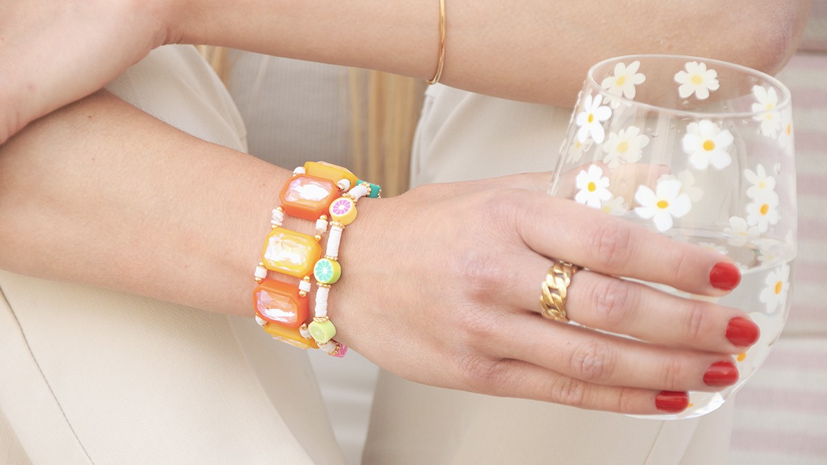Elastic bracelets with citrus crystals and beads