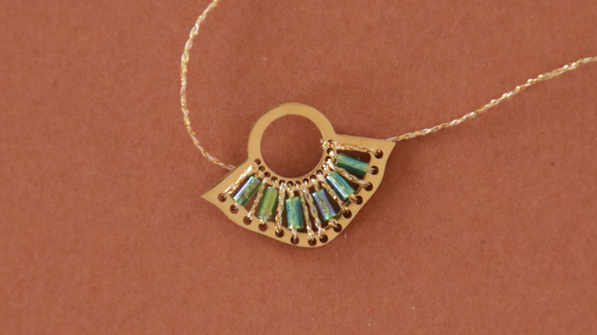 Miyuki stainless steel Bugles gold plated earrings : Step 3