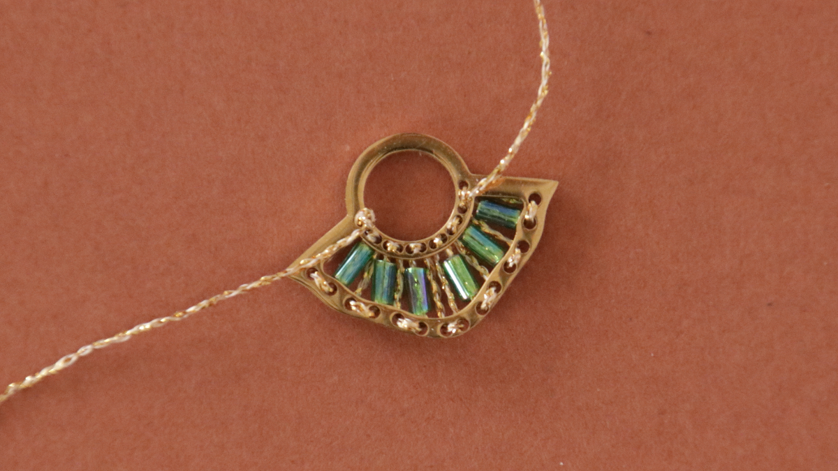 Miyuki stainless steel Bugles gold plated earrings : Step 4