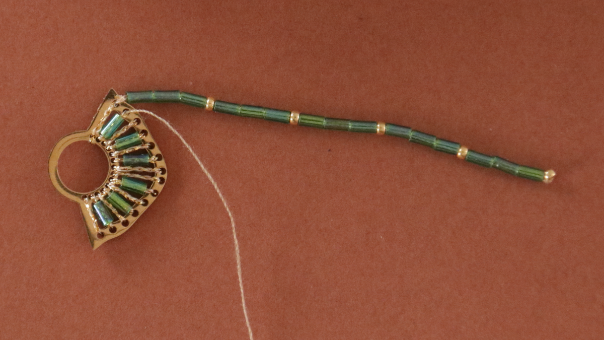 Miyuki stainless steel Bugles gold plated earrings : Step 5