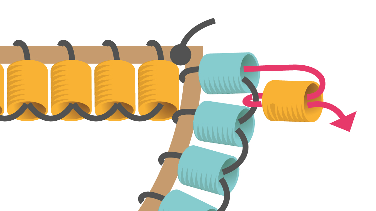 Miyuki half circle earrings in Brick Stitch : Step 2