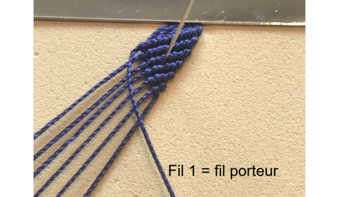 Men's micro macramé bracelet : Step 16 Men's micro macramé bracelet : Step 16