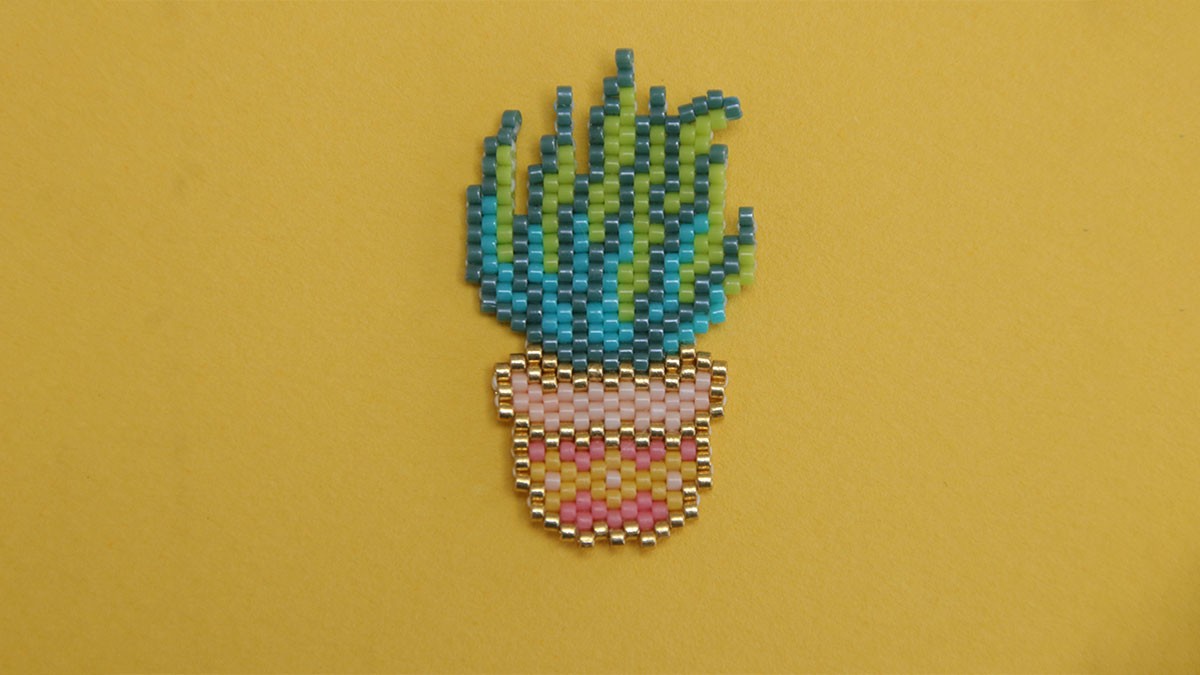 DIY bead weaving for summer in brick stitch : Step 1