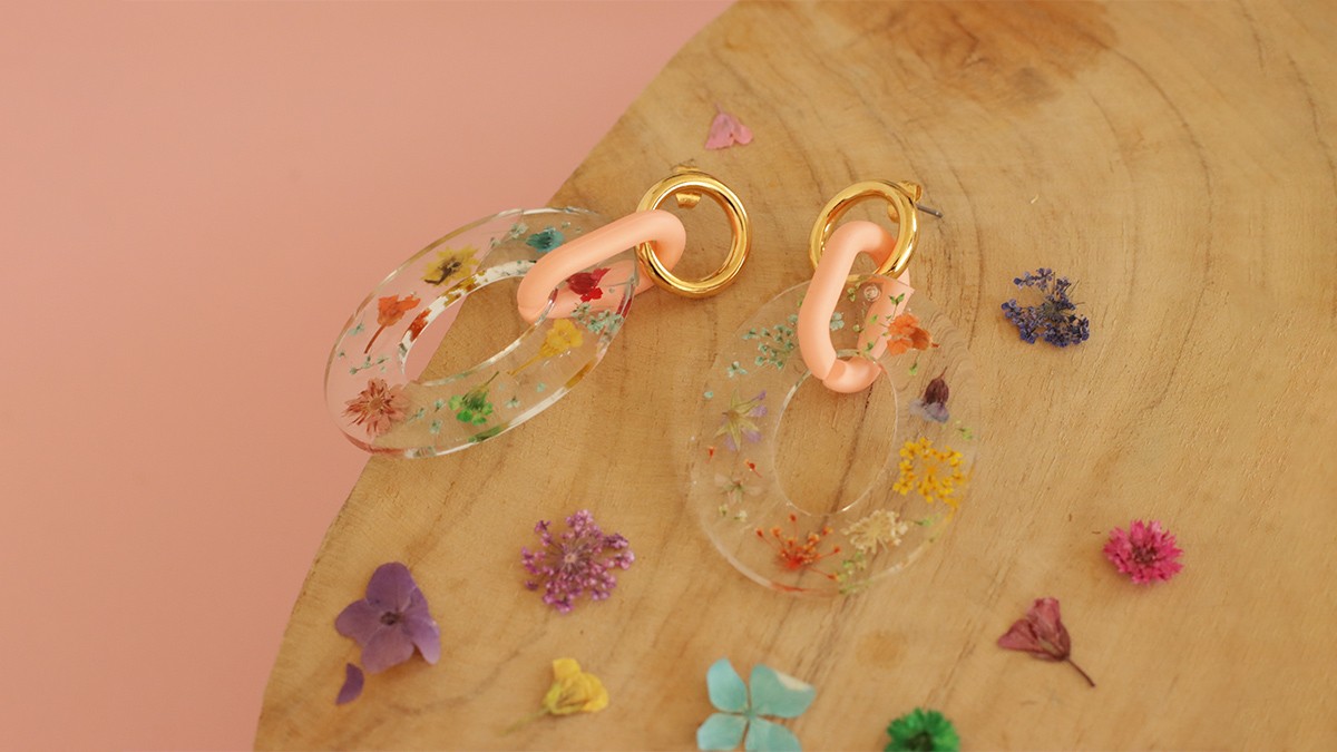 Resin and dried flower link earrings