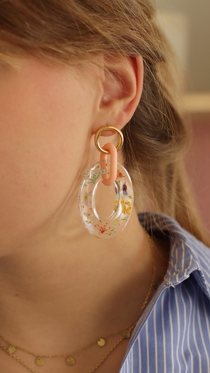Schema  Resin and dried flower link earrings