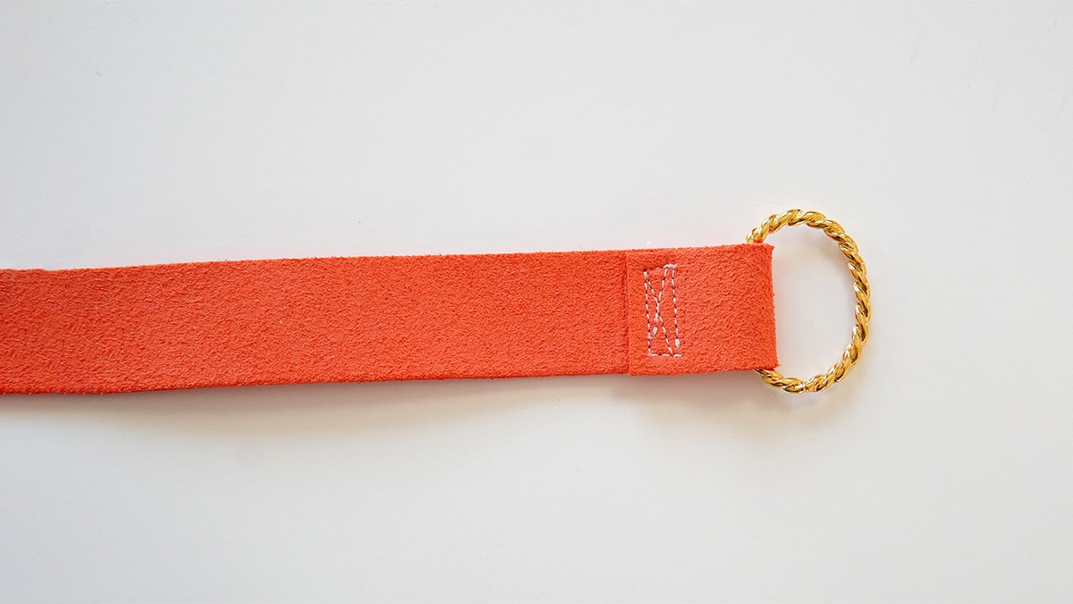 Suedette and macramé bag handle tutorial : Step 1 Suedette and macramé bag handle tutorial : Step 1