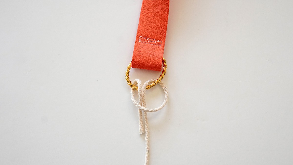Suedette and macramé bag handle tutorial : Step 2 Suedette and macramé bag handle tutorial : Step 2