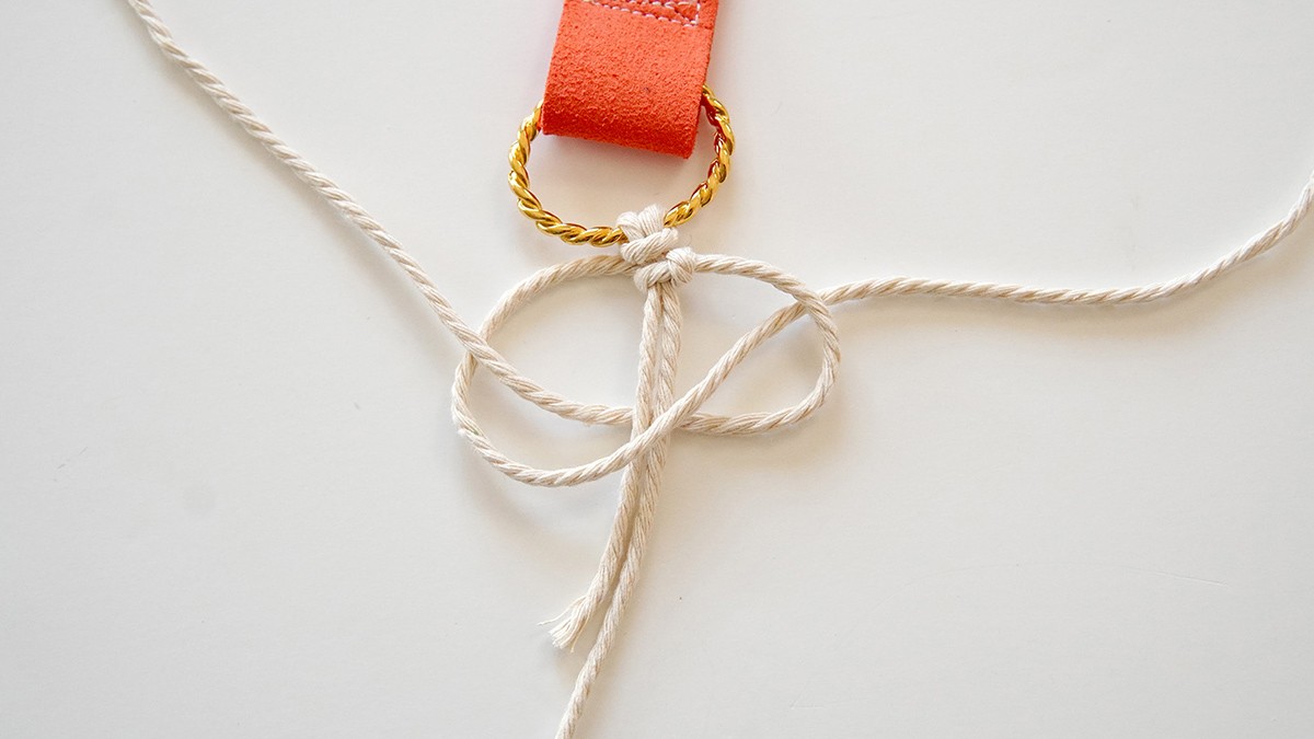 Suedette and macramé bag handle tutorial : Step 4 Suedette and macramé bag handle tutorial : Step 4