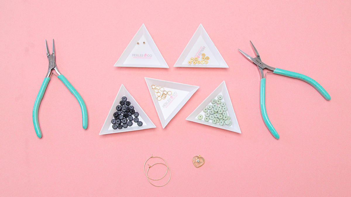 Easy prehnite gemstone creoles tutorial : Step 1 Easy prehnite gemstone creoles tutorial : Step 1