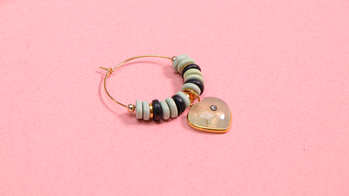 Easy prehnite gemstone creoles tutorial : Step 5 Easy prehnite gemstone creoles tutorial : Step 5