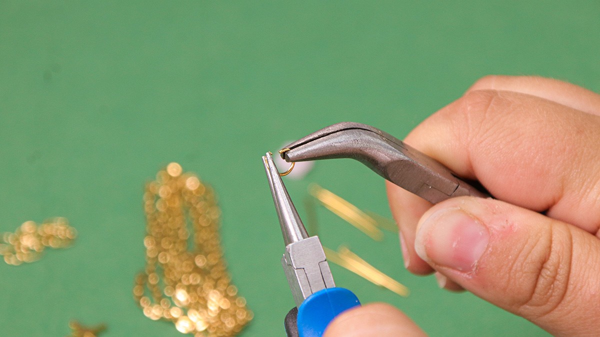 Easy tutorial, mismatched quartz gemstone earrings : Step 2 Easy tutorial, mismatched quartz gemstone earrings : Step 2