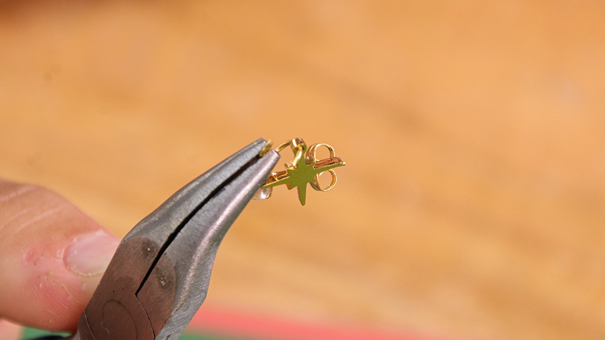 Easy tutorial, mismatched quartz gemstone earrings : Step 3 Easy tutorial, mismatched quartz gemstone earrings : Step 3