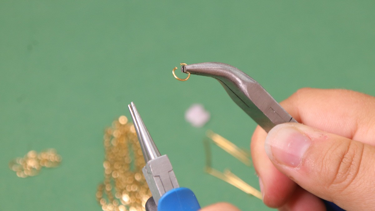 Easy tutorial, mismatched quartz gemstone earrings : Step 4 Easy tutorial, mismatched quartz gemstone earrings : Step 4