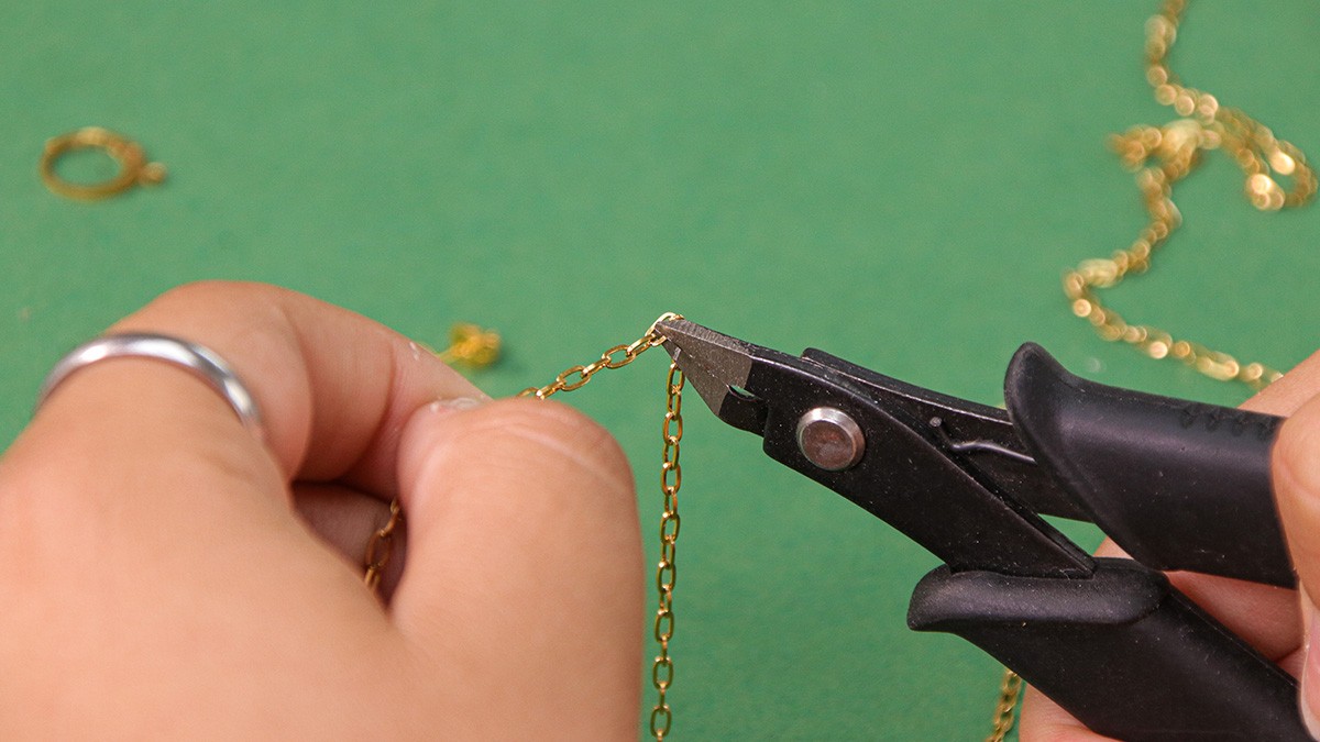 Easy tutorial, mismatched quartz gemstone earrings : Step 5 Easy tutorial, mismatched quartz gemstone earrings : Step 5