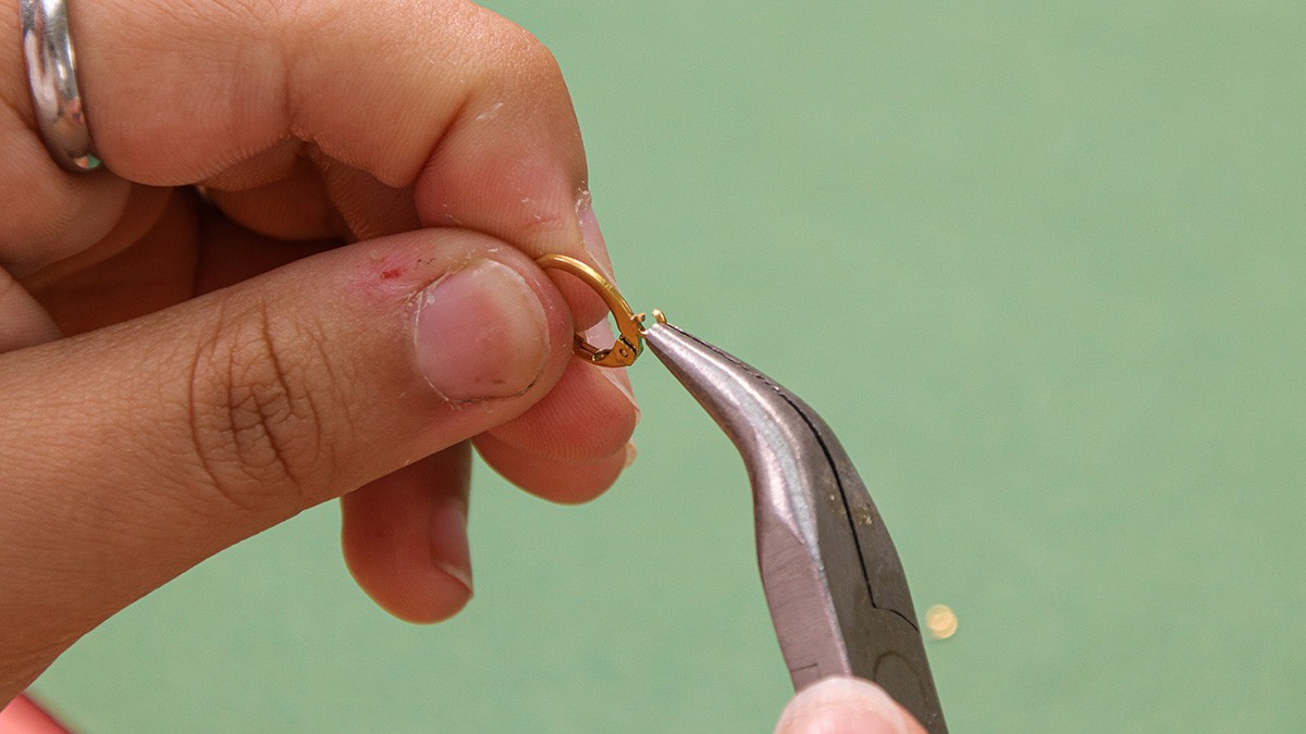 Easy tutorial, mismatched quartz gemstone earrings : Step 6 Easy tutorial, mismatched quartz gemstone earrings : Step 6