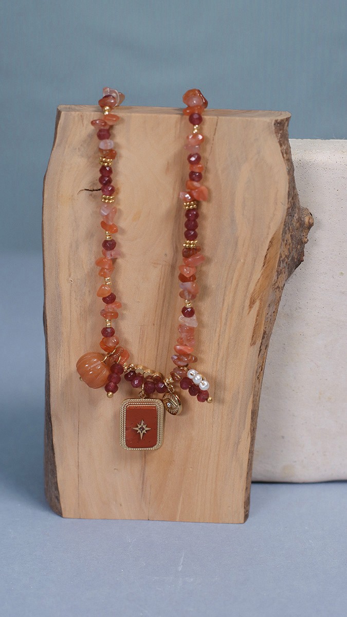 Carnelian and quartz gemstone grigri necklace tutorial