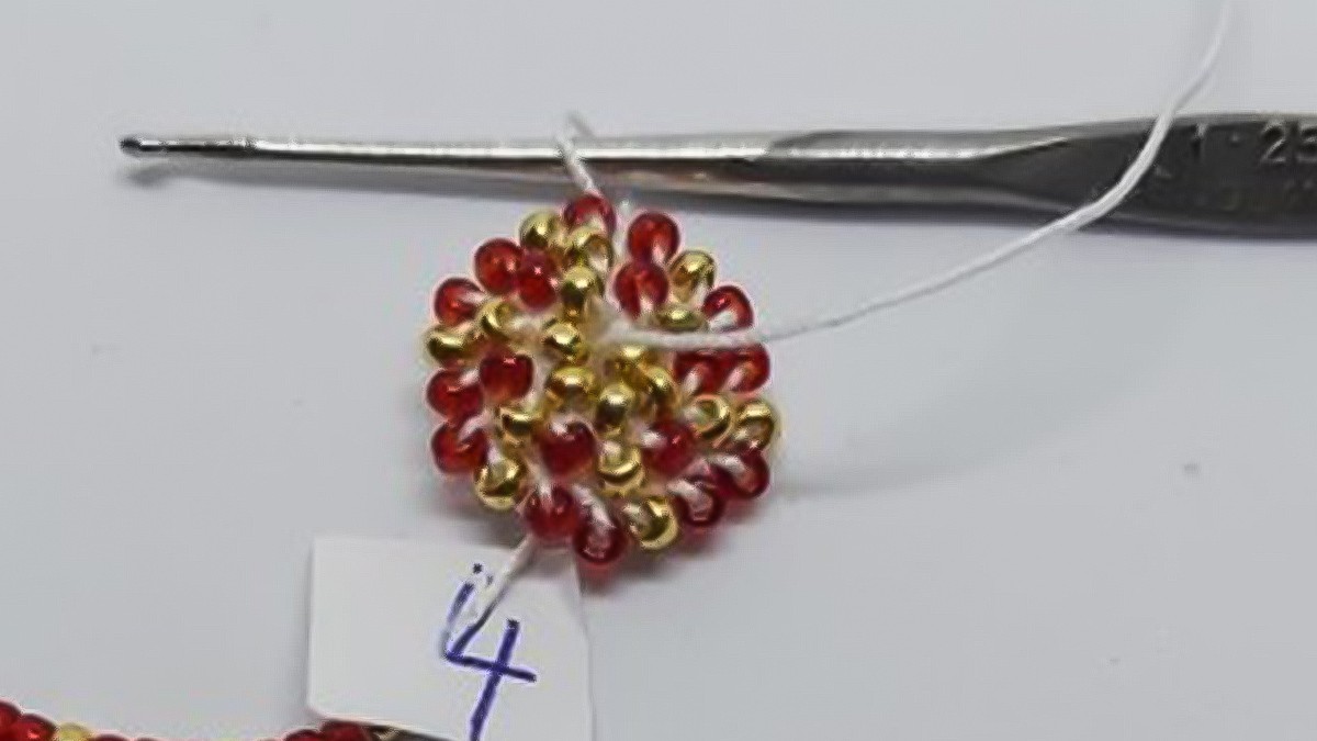 DIY Crochet Spiral Christmas Bauble : Step 3