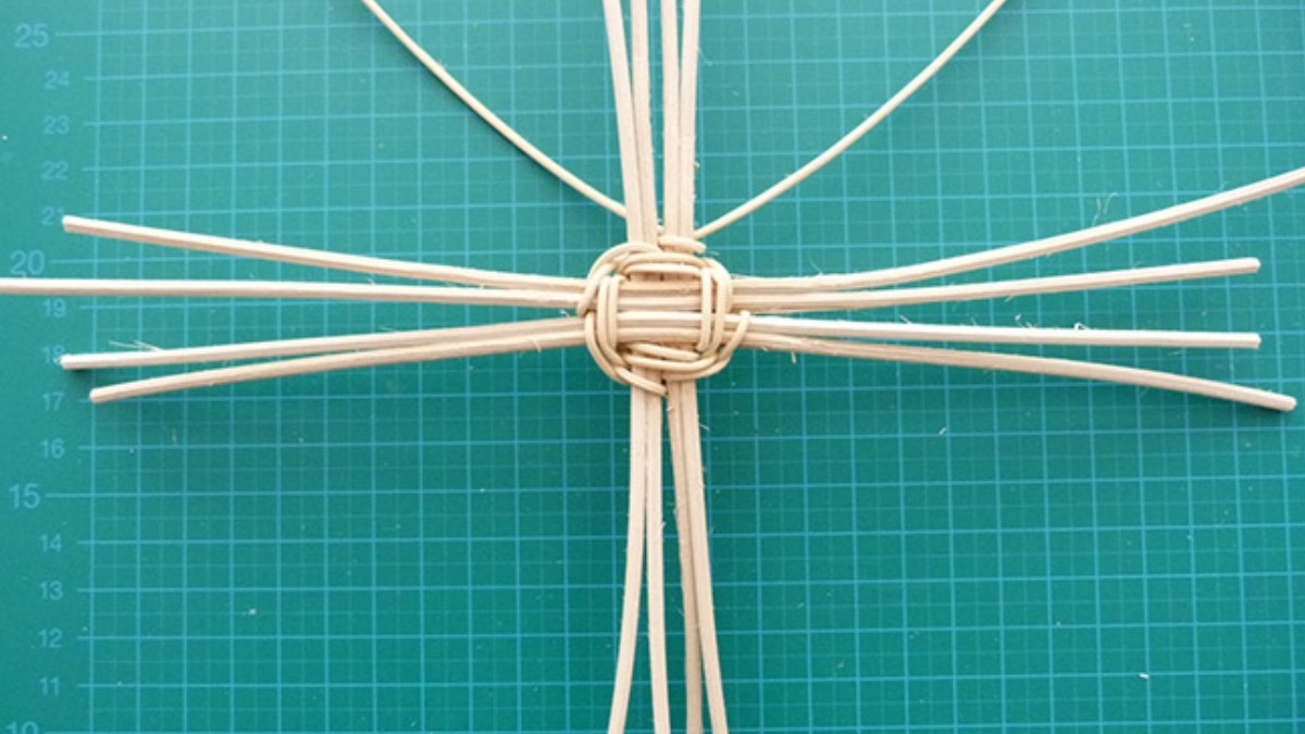 Easy DIY - Rattan mirror : Step 5 Easy DIY - Rattan mirror : Step 5