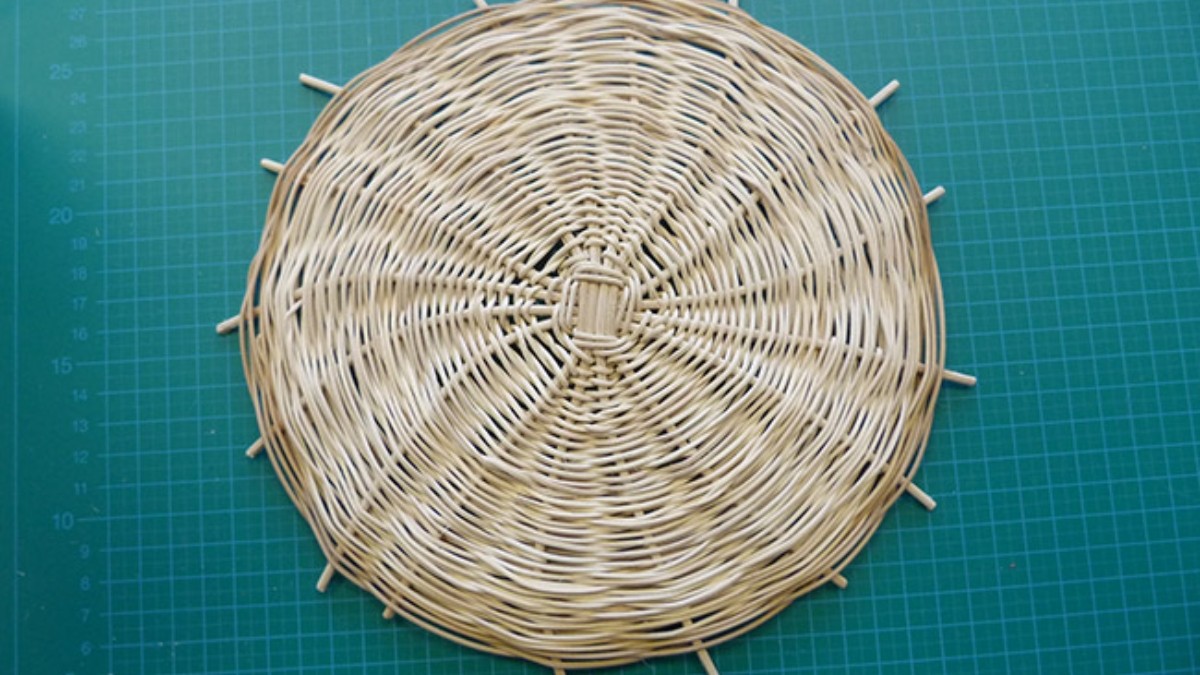 Easy DIY - Rattan mirror : Step 6 Easy DIY - Rattan mirror : Step 6