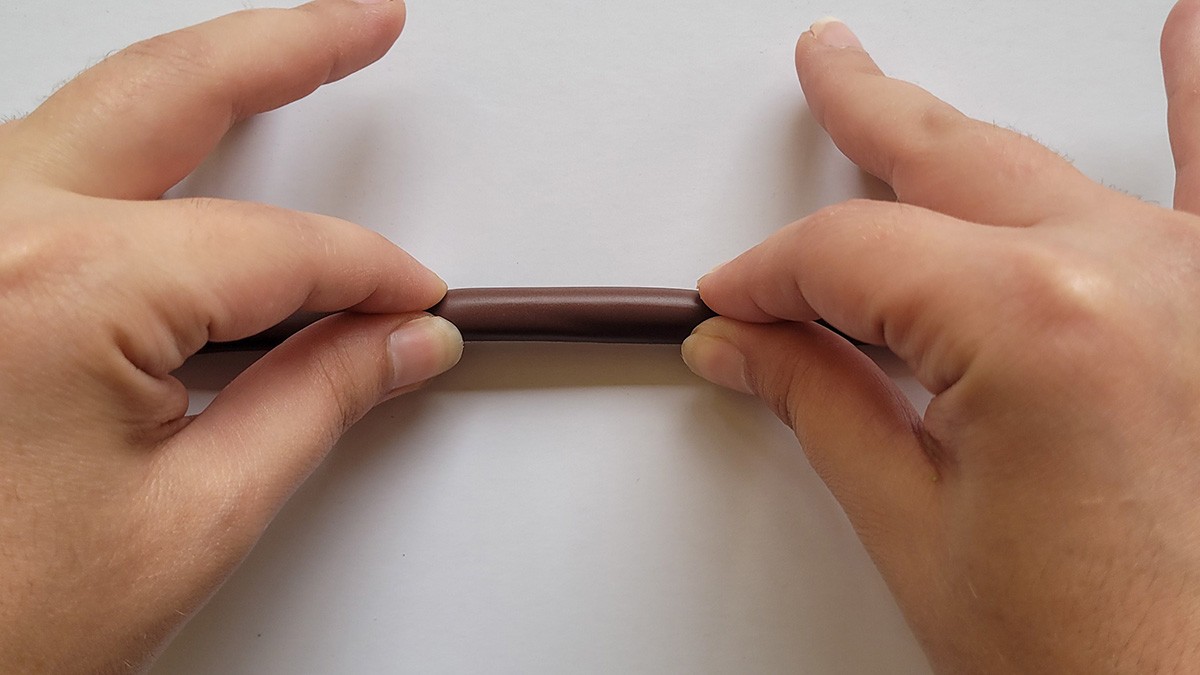 Polymer clay golden flower earrings : Step 6