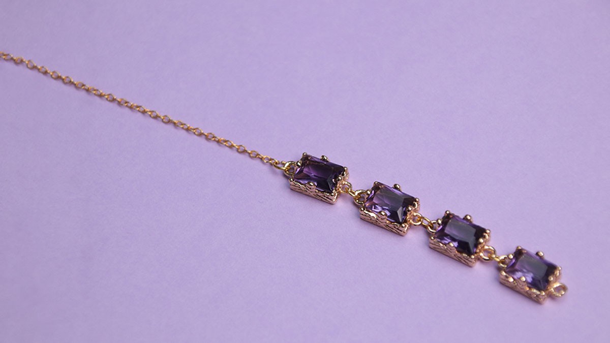 Necklace with faceted glass spacers : Step 2