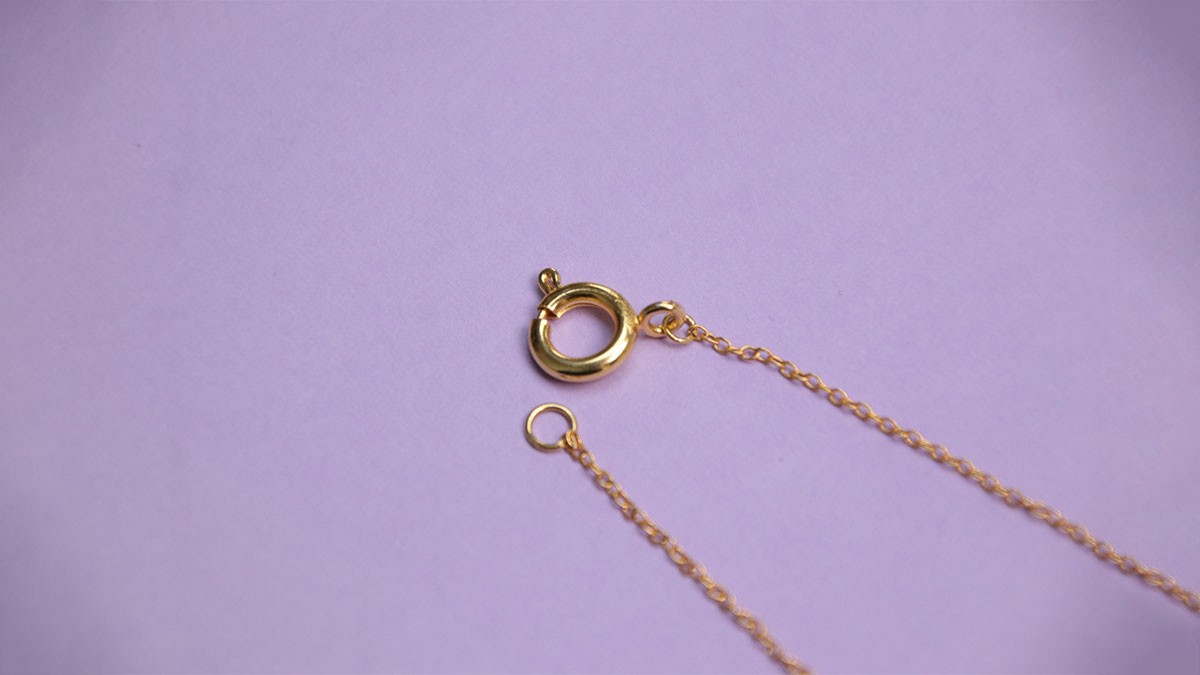 Necklace with faceted glass spacers : Step 4