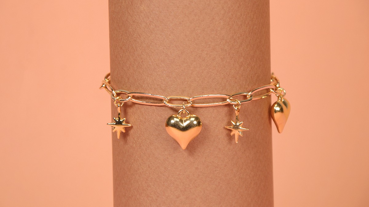 Schema  Chain bracelet with heart and North Star charms
