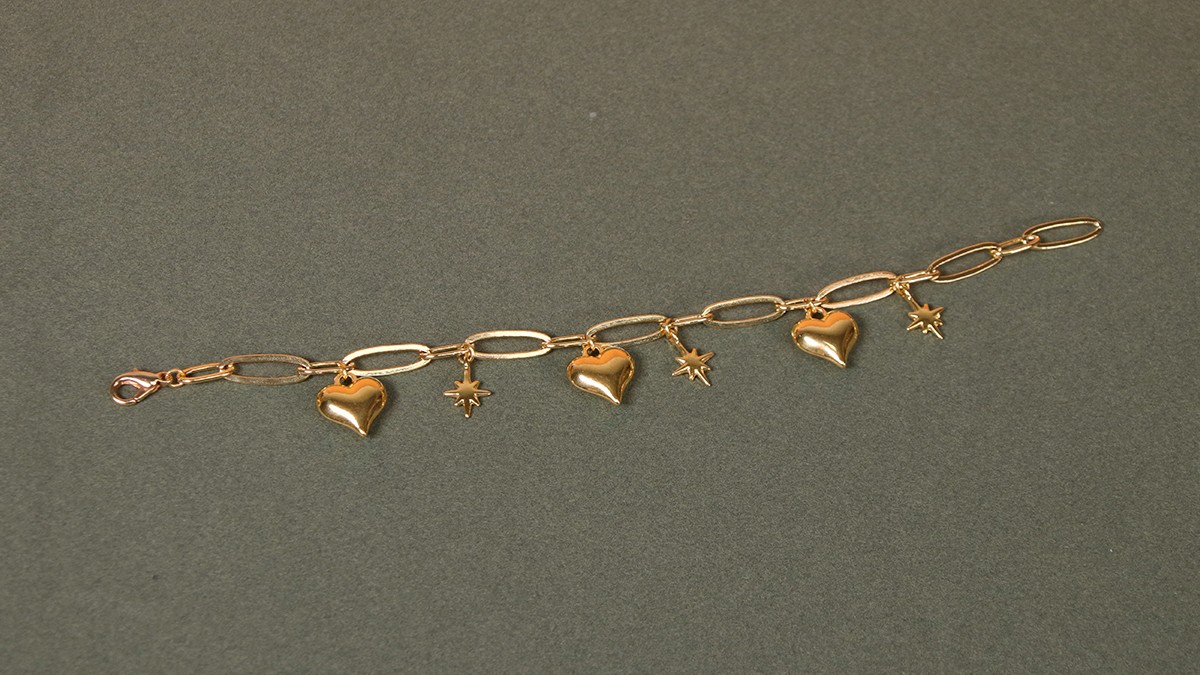 Chain bracelet with heart and North Star charms : Step 3